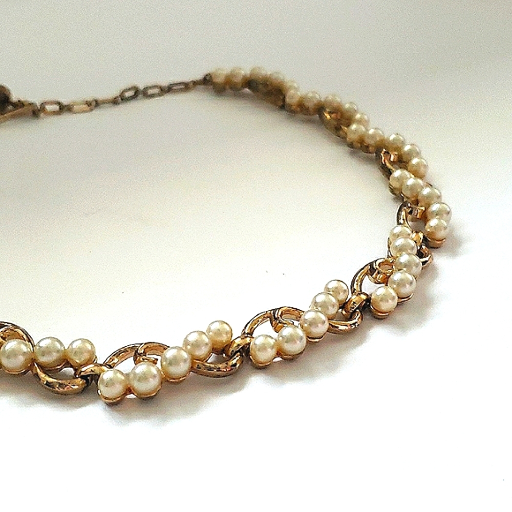 Vintage Trifari pearl choker with matching earrings